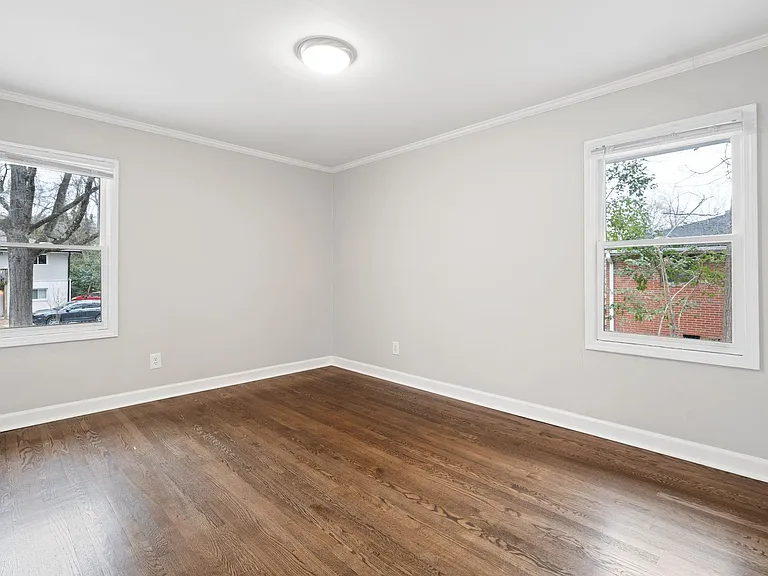 609 W Markham Ave — Photo 8