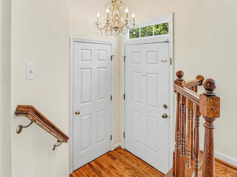 6423 Katherine Ann Ln — Photo 32
