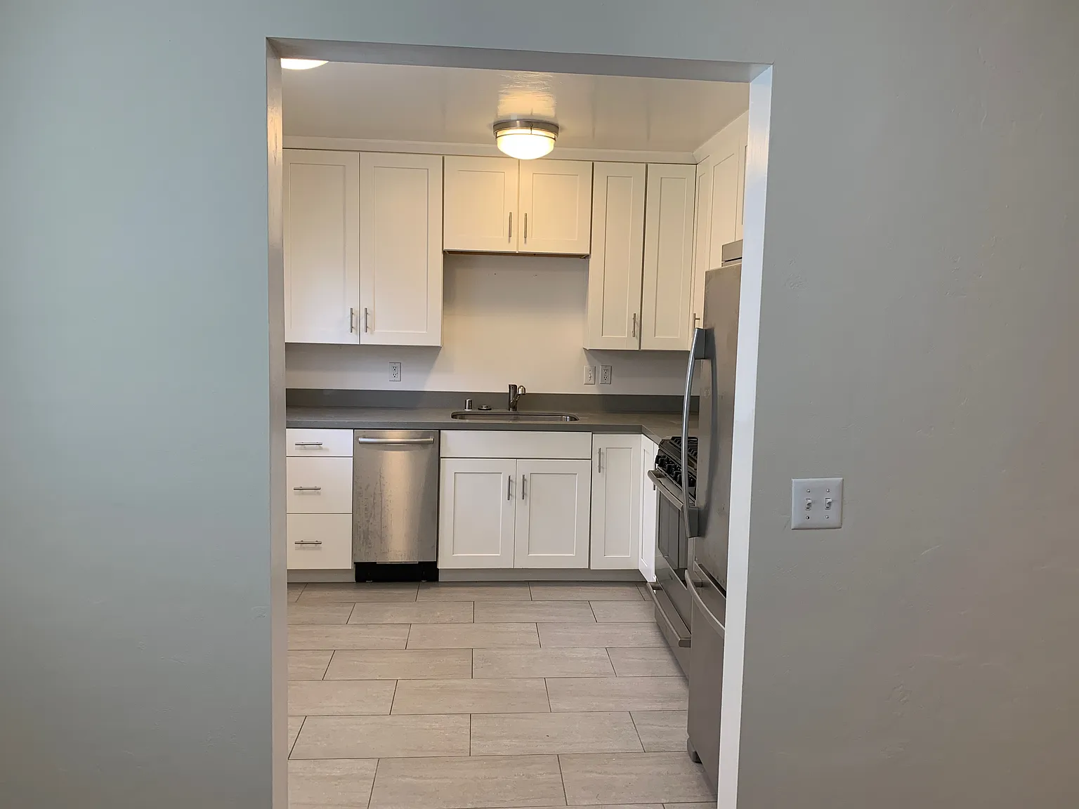 2 bed, 870 sqft, $3,400 — Photo 3
