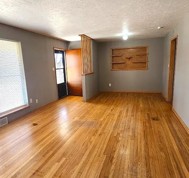 209 W Coe Dr — Photo 8