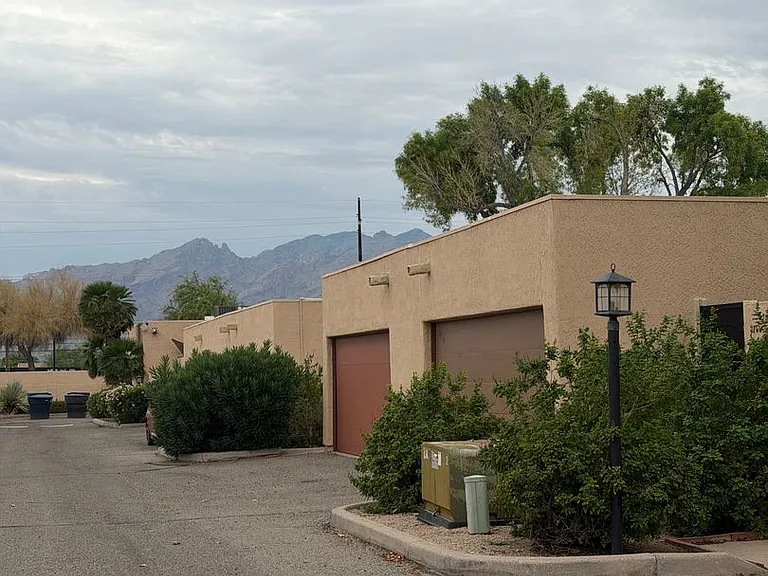 3759 E Edison St — Photo 21