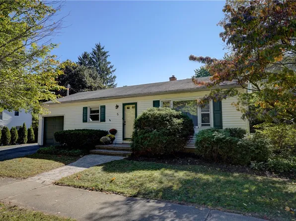 5 Colonial Rd, Rochester, NY 14609