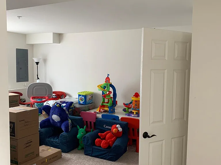 1462 Manning Ave — Photo 29
