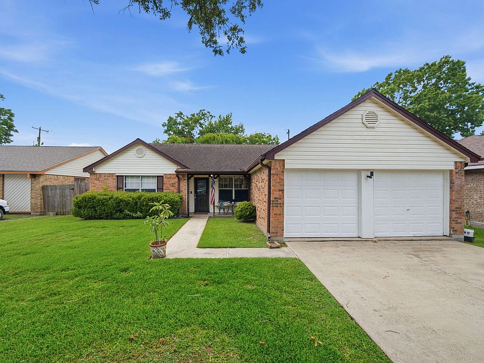 1st image of 411 Forest Hills Dr