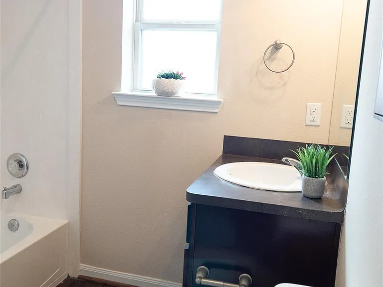 3986 Avenue B — Photo 21