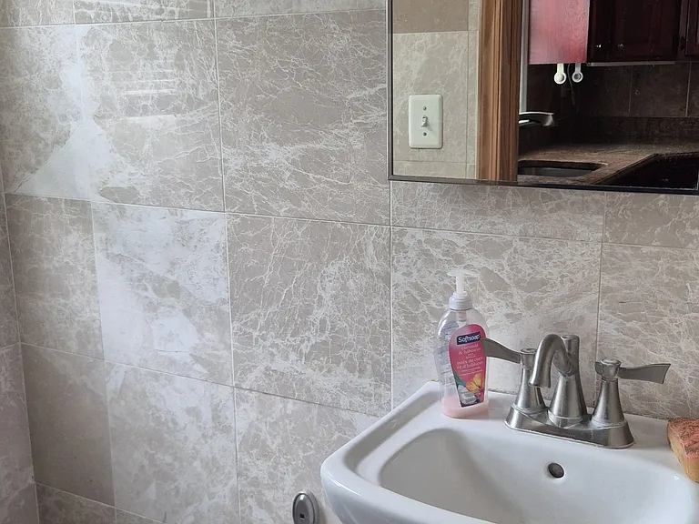 18-20 Somerville Rd #1 — Photo 9