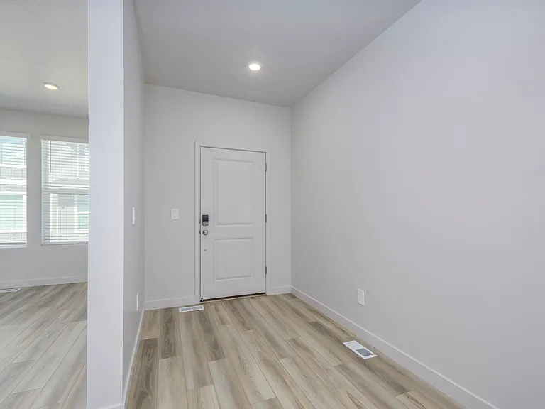 10017 Basalt Dr — Photo 3