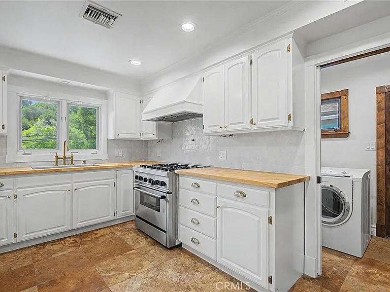 738 N Kenter Ave — Photo 8