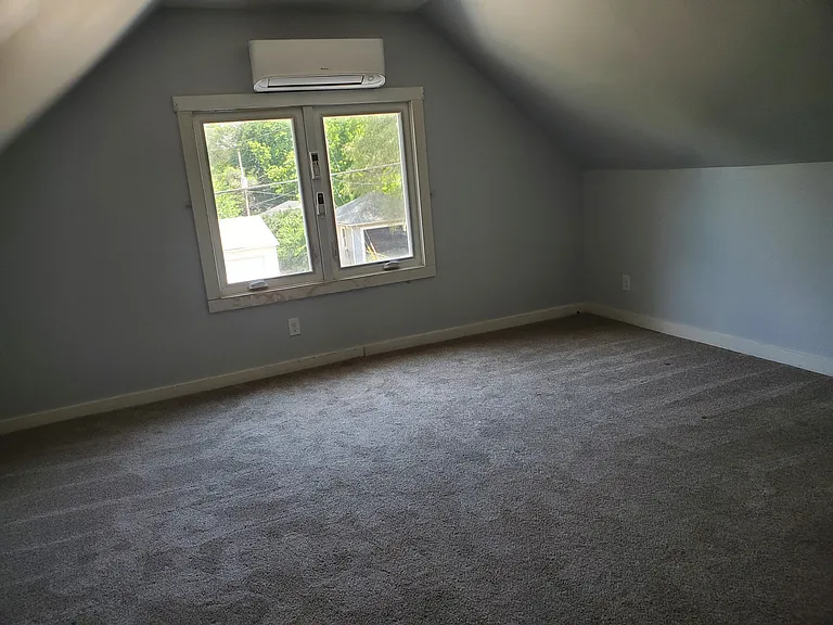 1113 Hickory St — Photo 12