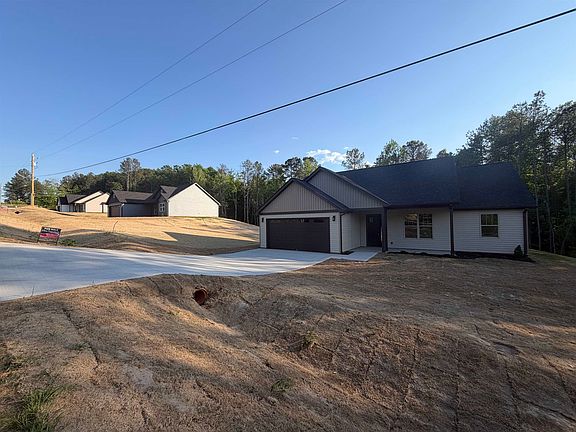 3rd image of 173 Susans Rd