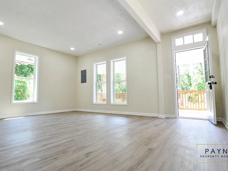 2609 Thomas St — Photo 14