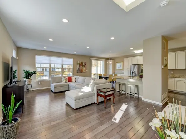 301 Manning Ct, South Brunswick, NJ 08852