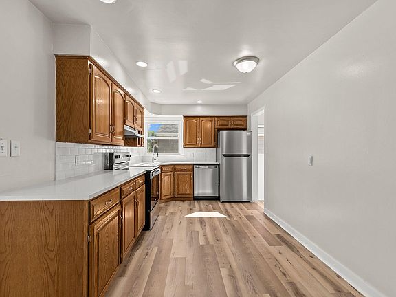 5th image of 272 17th St