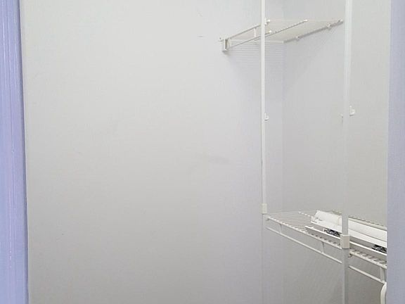 5th image of 117 W Pine St APT 3