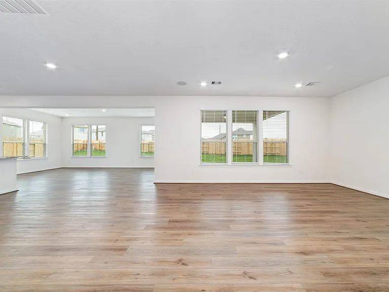 7731 Coral Key Dr — Photo 8