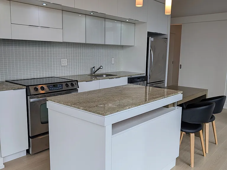 110 Charles St E #2408 — Photo 4