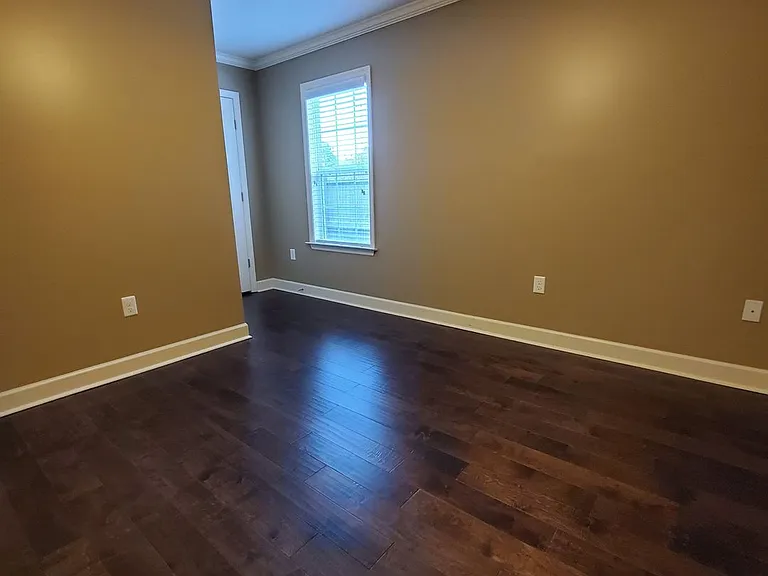 518 Barnside Ln — Photo 16