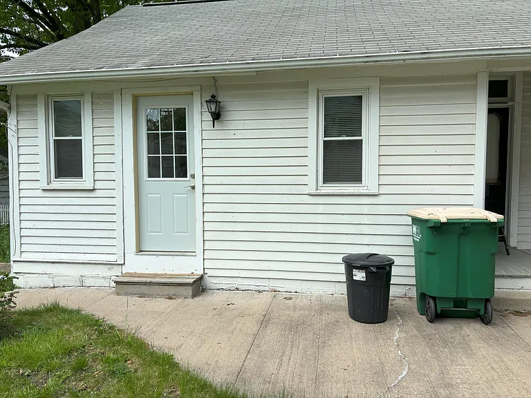 308 W Washington Ave #2 — Photo 10