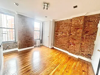 Rented by Century 21 Premier 