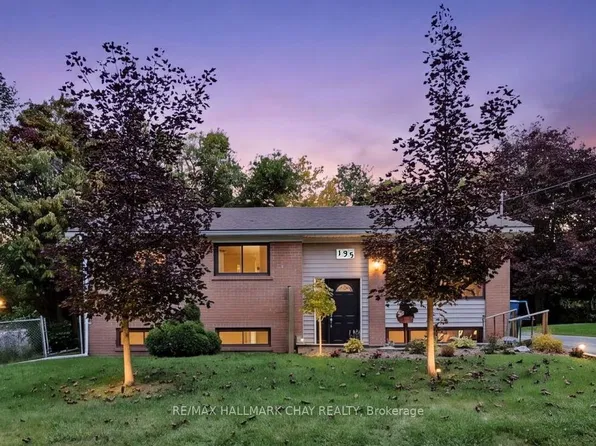 135 Peter St, East Gwillimbury, ON L9N 1L2