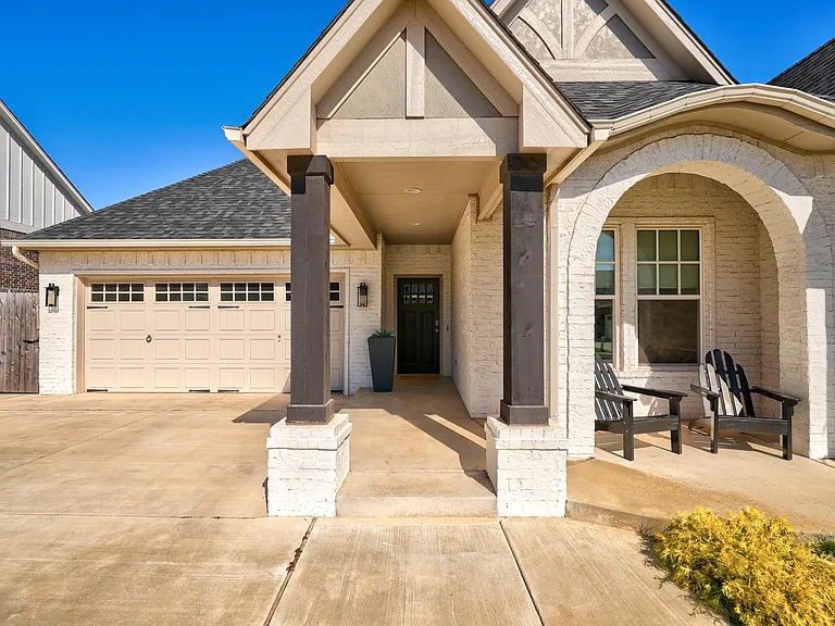 Full 2 car garage
