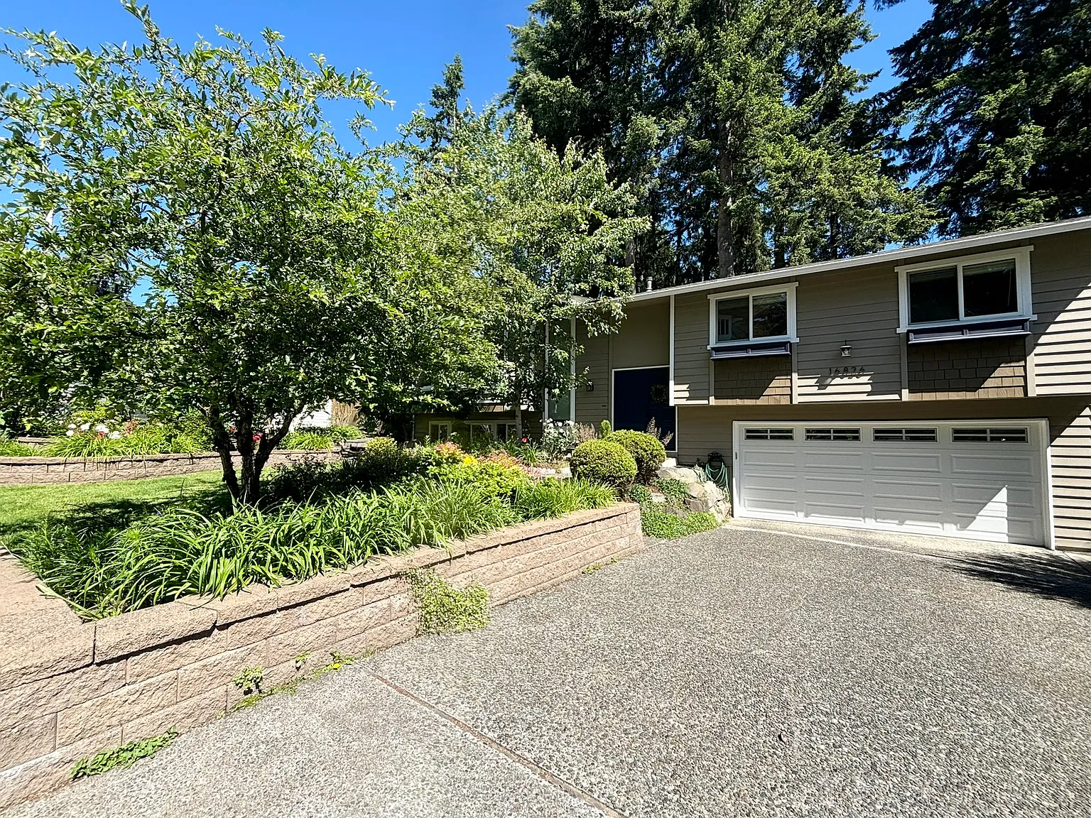 4 bed, 2740 sqft, $3,995 — Photo 1