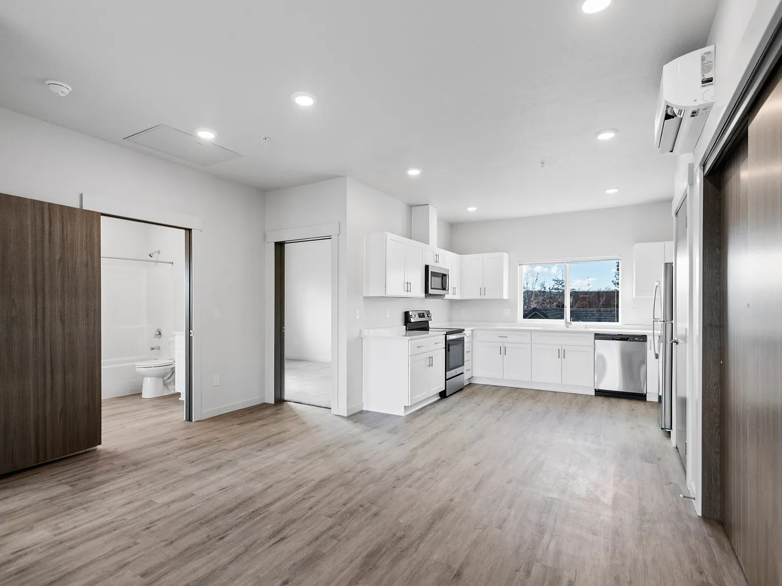 Mallon Apartments — Photo 4