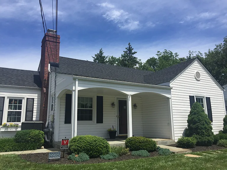 9905 Edgehill Ln — Photo 2