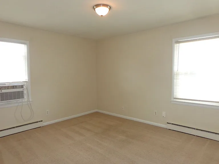 4638 Coronet Ave — Photo 9