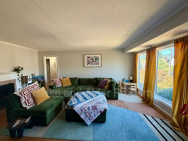 2727 NE 65th Ave — Photo 7