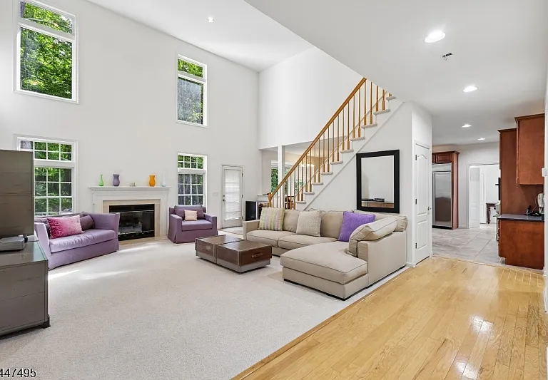 8 Pring Ct — Photo 12