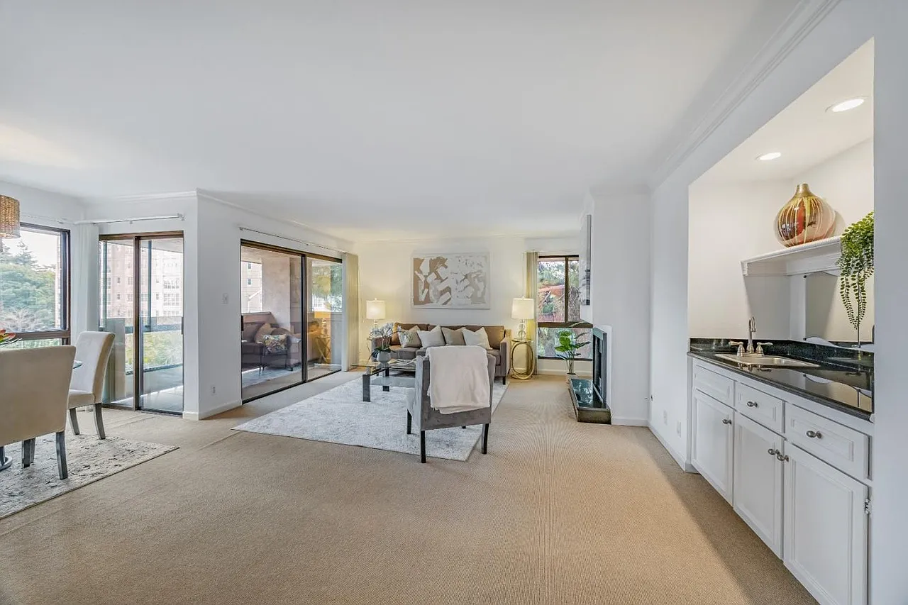 2 bed, 1276 sqft, $4,700 — Photo 4