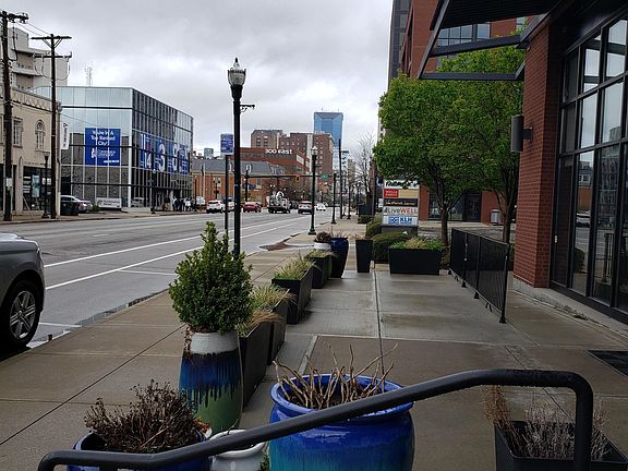 4th image of 350 E Short St #207