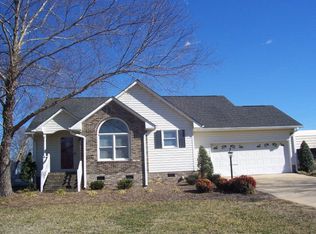 108 Burgess Dr, Gaffney, SC 29341