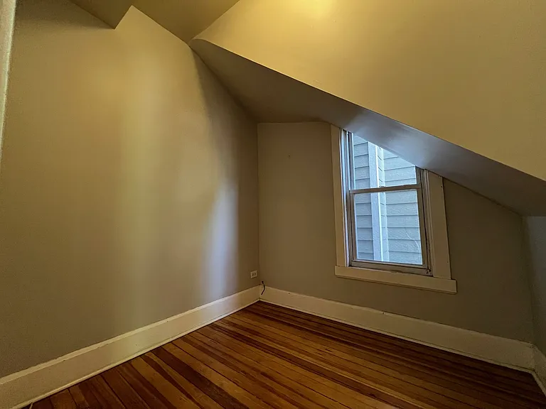 2335 W Barry Ave #2 — Photo 19