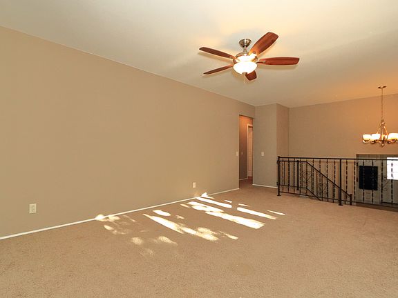 4th image of 2695 Knollwood Ln