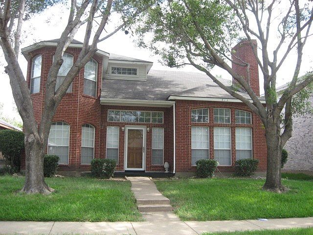 1st image of 415 Essex Dr