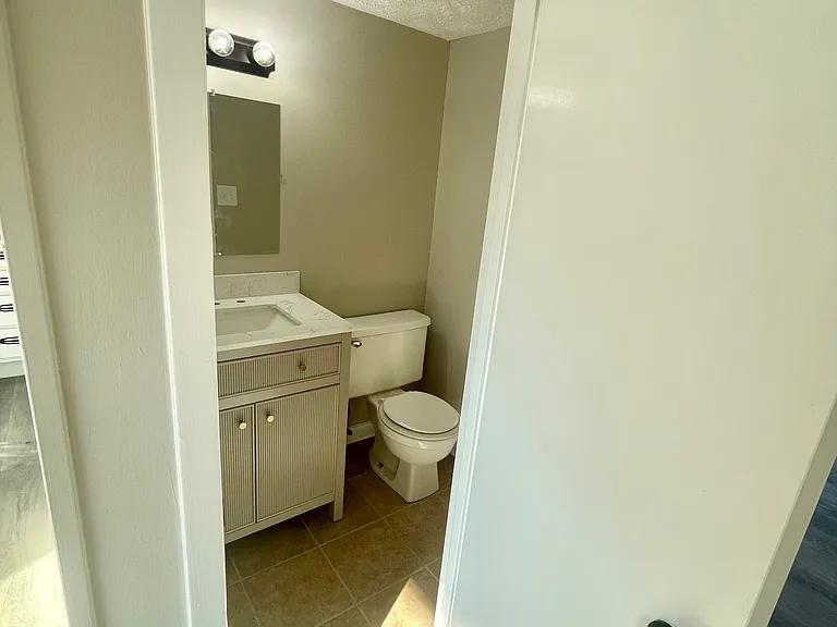 511 Brown School Rd — Photo 12