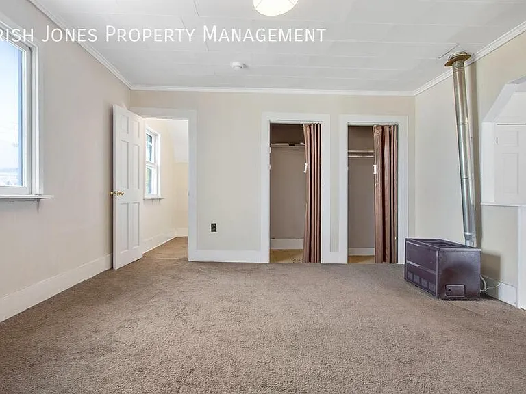 215 Thompson St #2 — Photo 4
