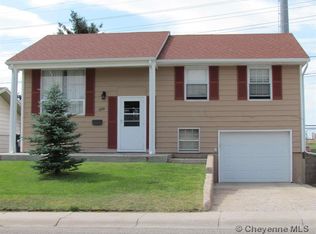 1159 W Jefferson Rd, Cheyenne, WY 82007