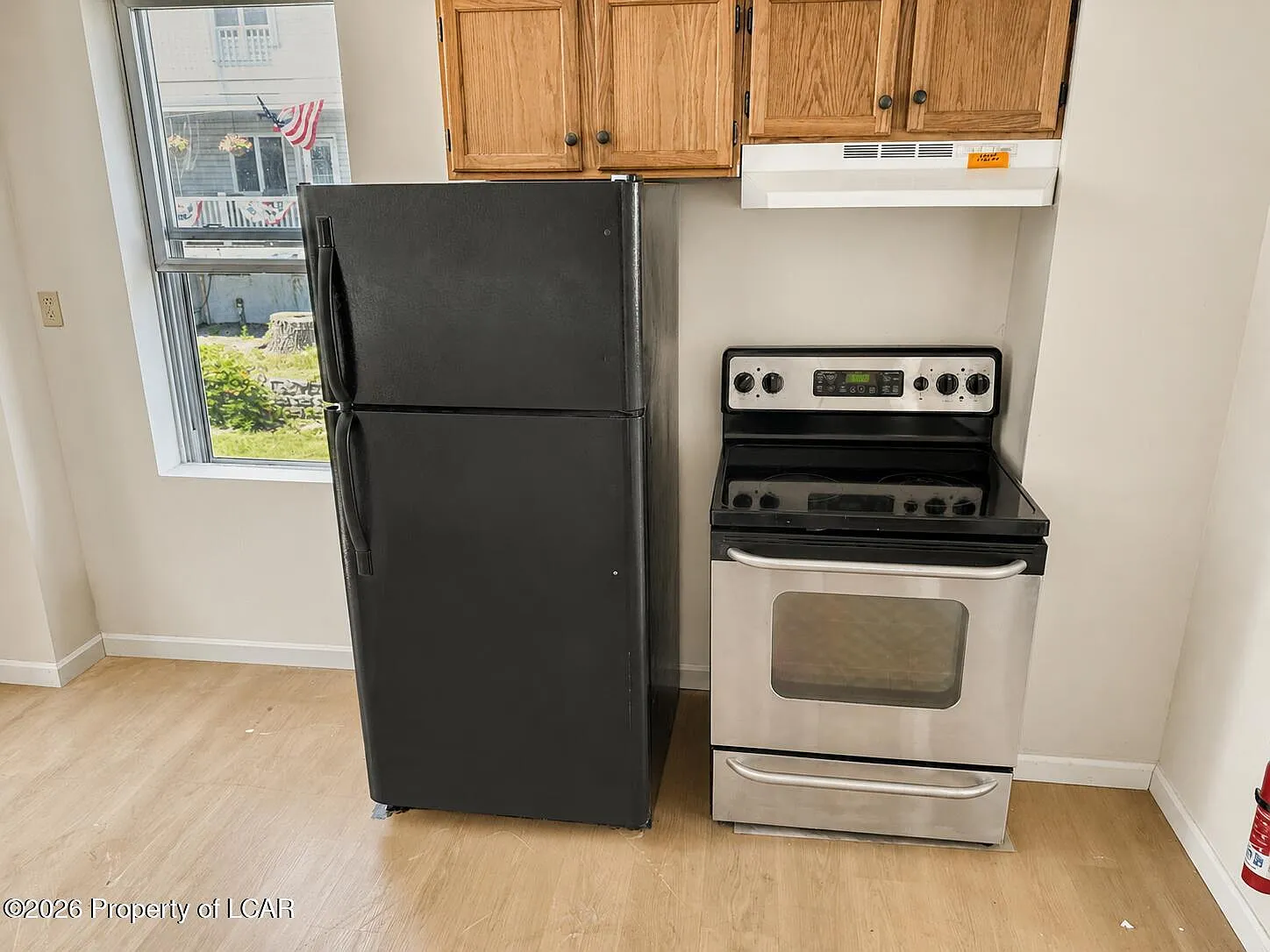 3 bed, 1.0 bath, 1400 sqft, $1,350 — Photo 3