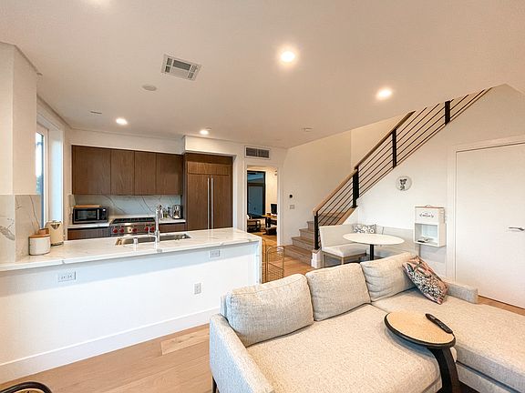 3rd image of 399 E Del Mar Blvd Unit 304