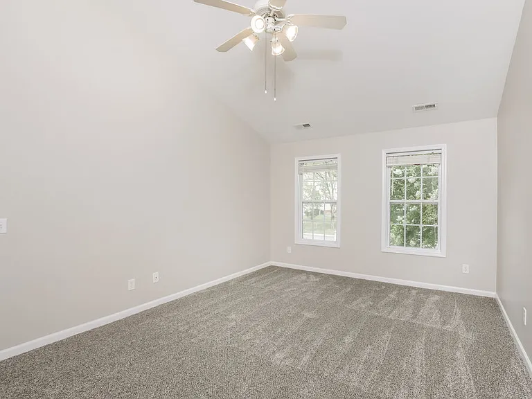 136 Roan Dr — Photo 11