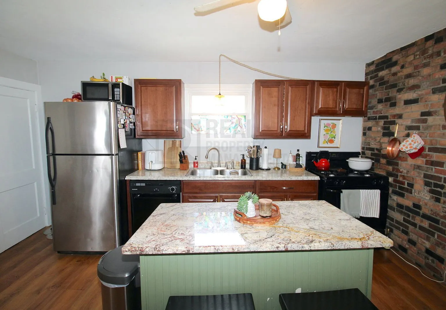 1 bed, 1.0 bath, 900 sqft, $1,725 — Photo 3