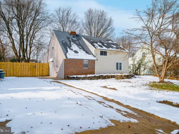 9328 Academy Rd, Philadelphia, PA 19114