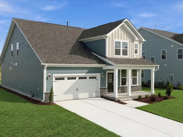1404 Green Cypress Dr, Zebulon, NC 27597