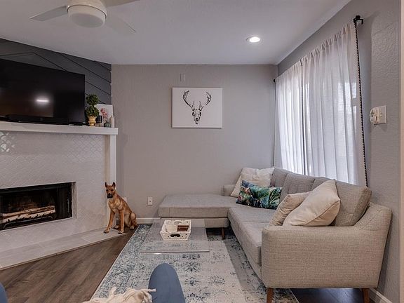 3rd image of 336 Melrose Dr APT 6D