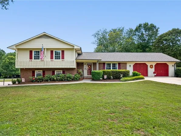 324 Heatherford Dr, Lewisville, NC 27023