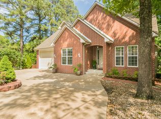 1 Saint Austell Dr, Bella Vista, AR 72714