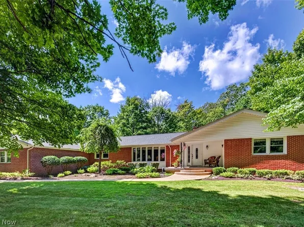 14012 Fox Hollow Dr, Novelty, OH 44072